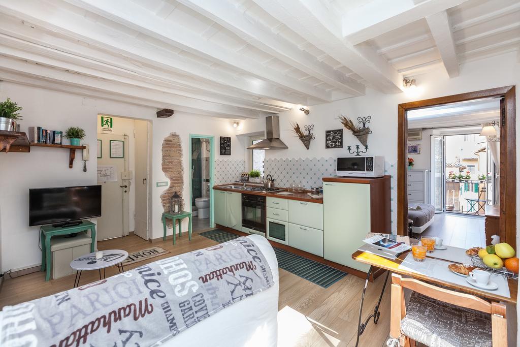 Boutique Domus Navona Librari Rome